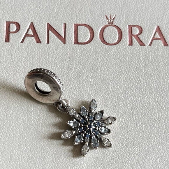 RETIRED PANDORA CHARM SPARKLY CINDERELLA SNOWFLAKE DANGLE CHARM W/ CZ STONES - Picture 3 of 7